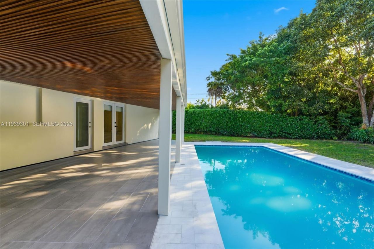 13225 SW 83rd Ct , Pinecrest, FL 33156 Photo