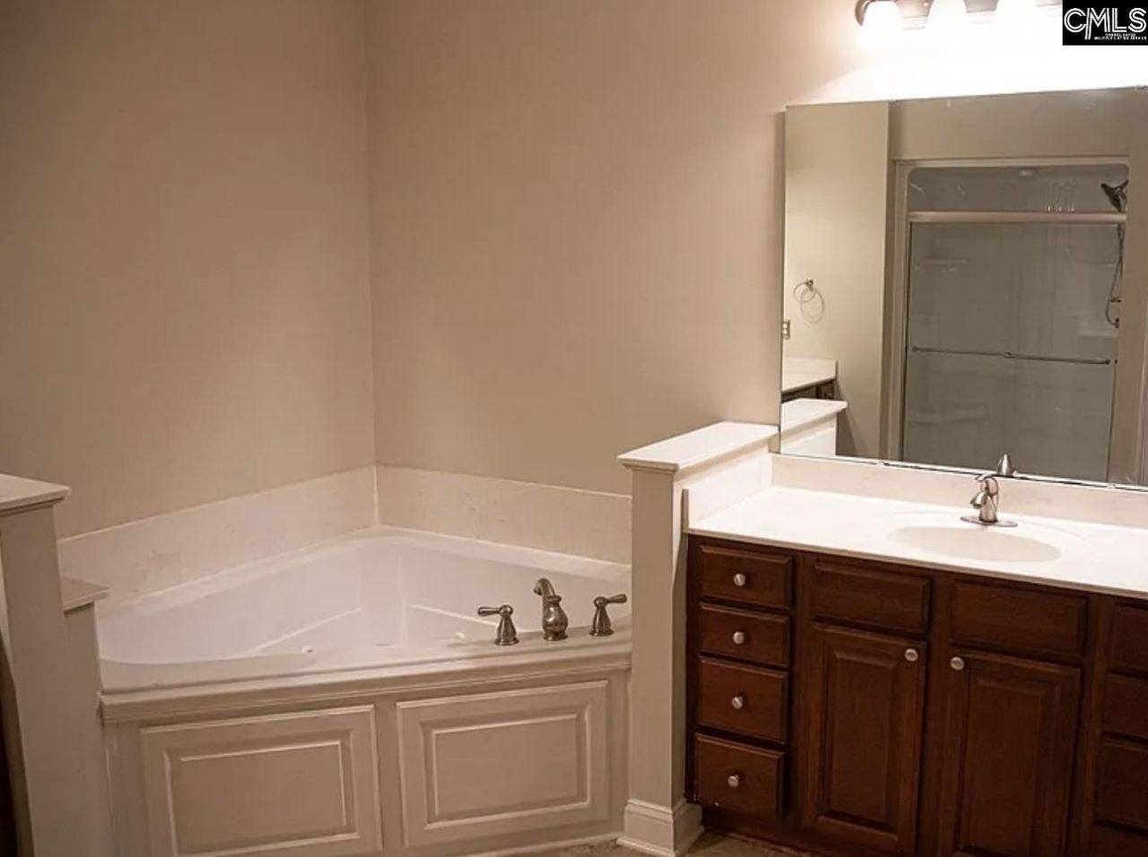 50 Pyramid Court  Photo 7