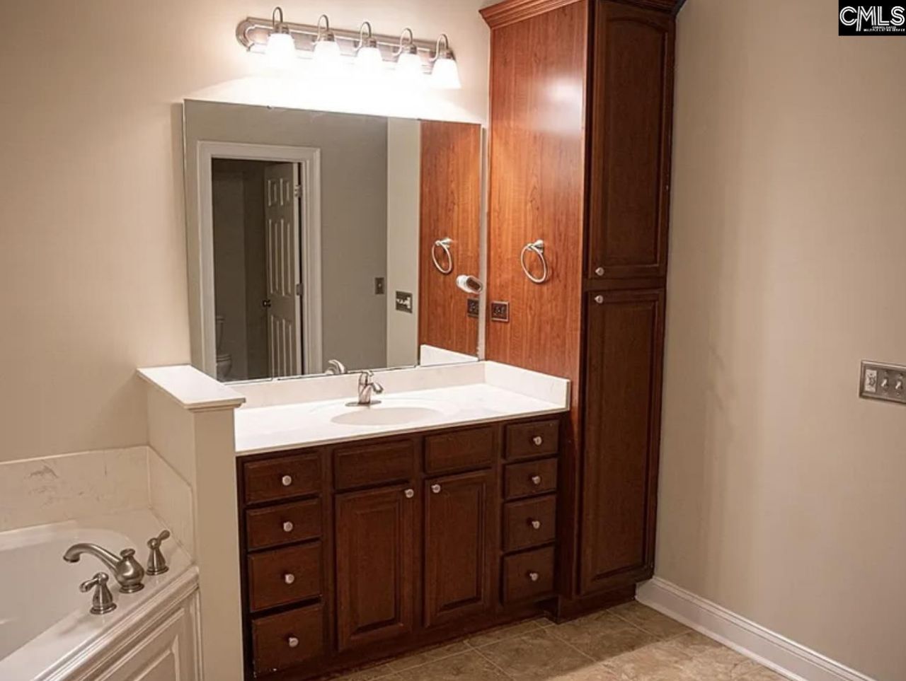 50 Pyramid Court  Photo 8