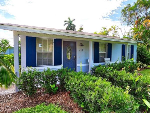 714 11th ST N, NAPLES, FL 34102