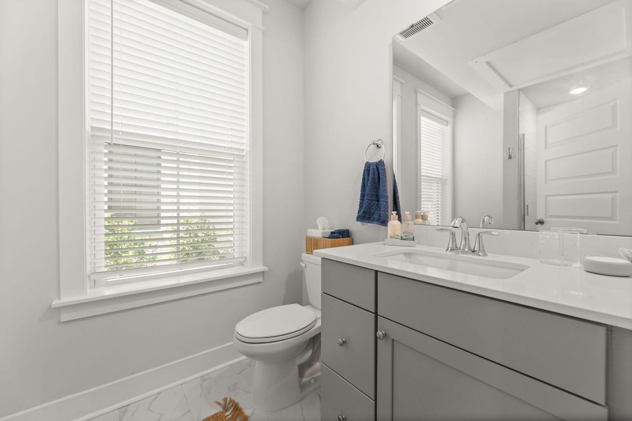 1620 Florentia Street Photo 4