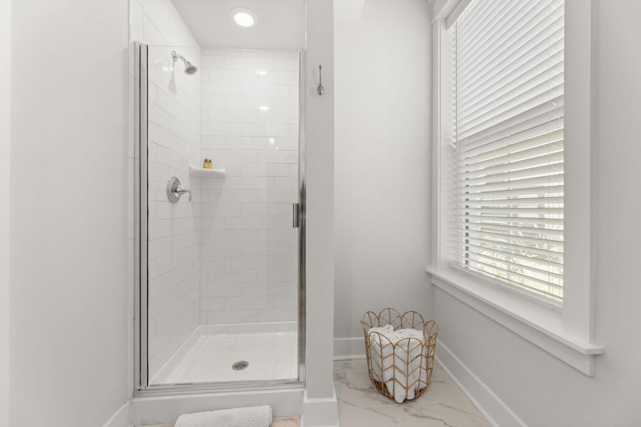 1620 Florentia Street Photo 5