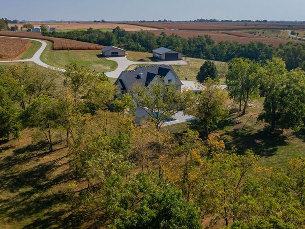 1878 158th Court, Earlham, IA 50072