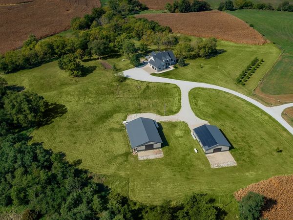 1878 158th Court, Earlham, IA 50072
