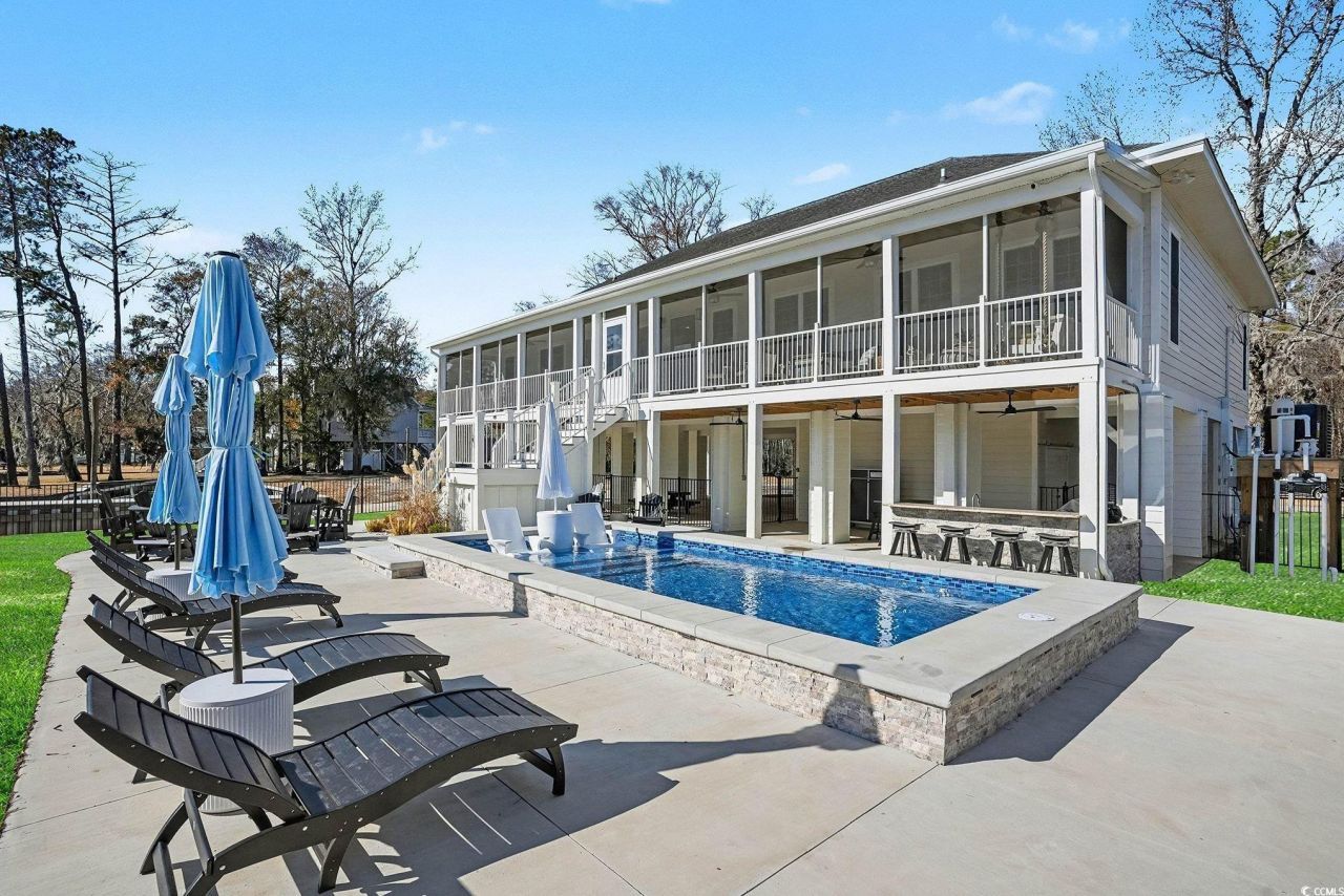 3741 Ed Smith Ave. Photo 1