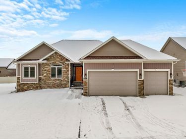2841 Valley Stream Drive, Lincoln, NE 68516