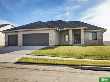 21155 Hartman Avenue, Elkhorn, NE 68022