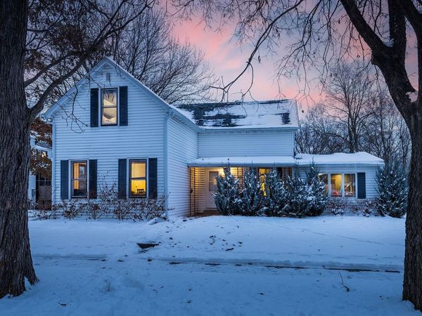 809 S 5th Street, Saint Peter, MN 56082