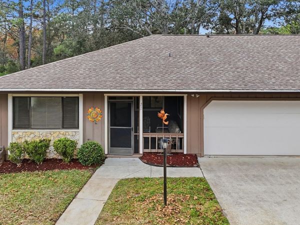 11 Lakepoint Circle, Port Orange, FL 32128