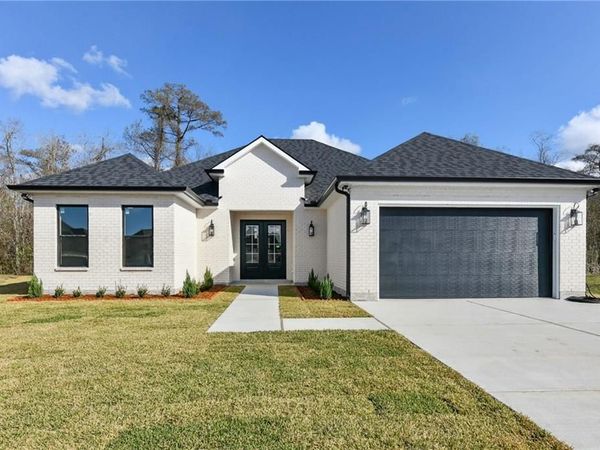 2211 HARRIER Place, Marrero, LA 70072