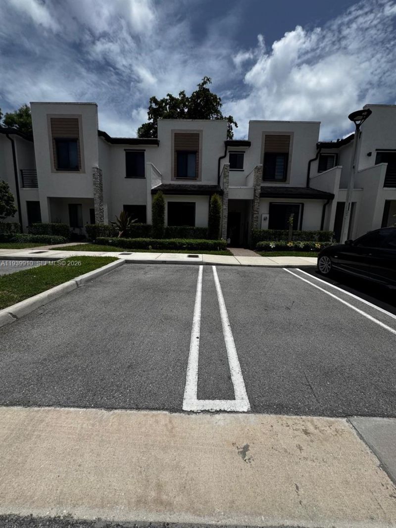 328 NE 208th Ter, Miami, FL 33179 Photo