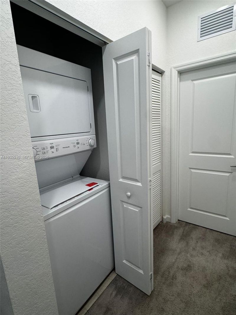 328 NE 208th Ter, Miami, FL 33179 Photo