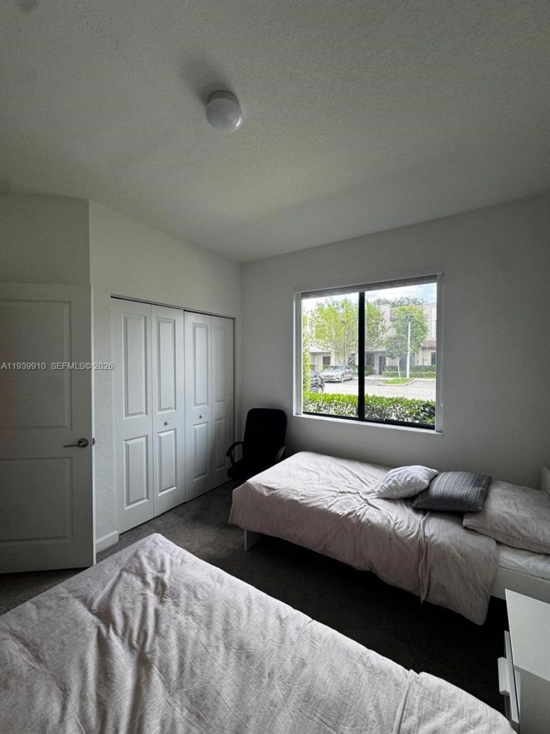 328 NE 208th Ter, Miami, FL 33179 Photo