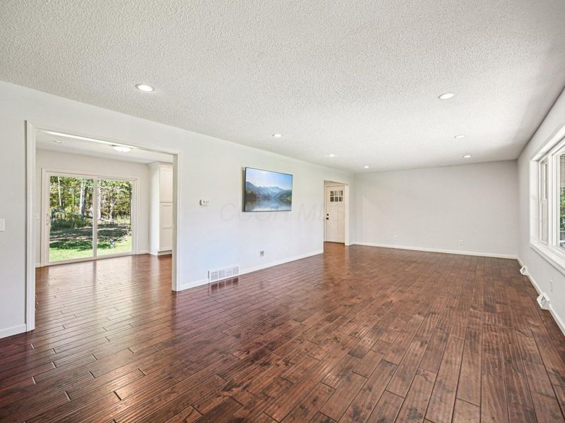 545 N County Line Road, Sunbury, OH 43074 Photo 5