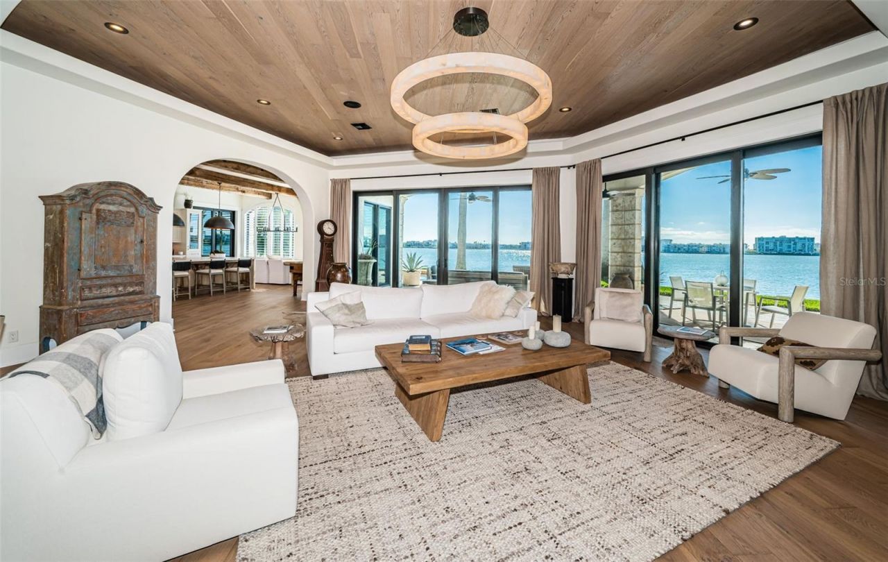 7800 9th Avenue S, Saint Petersburg, FL 33707 Photo