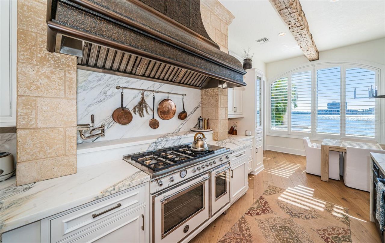 7800 9th Avenue S, Saint Petersburg, FL 33707 Photo