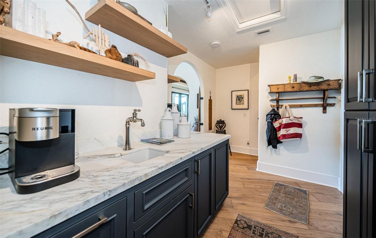 7800 9th Avenue S, Saint Petersburg, FL 33707 Photo