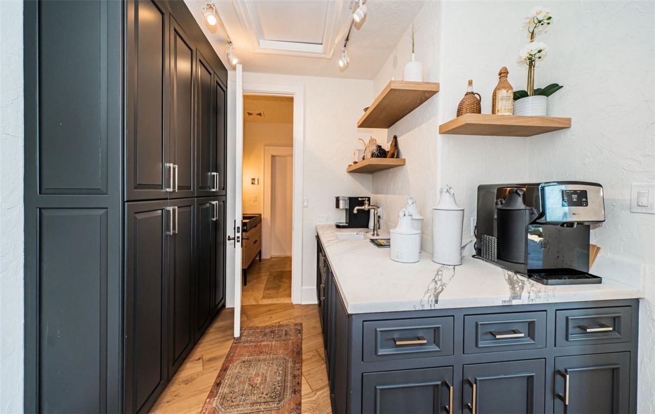 7800 9th Avenue S, Saint Petersburg, FL 33707 Photo