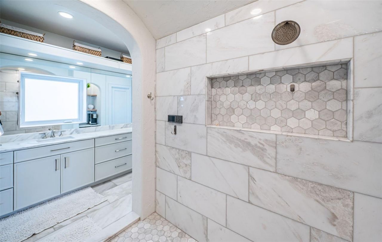 7800 9th Avenue S, Saint Petersburg, FL 33707 Photo