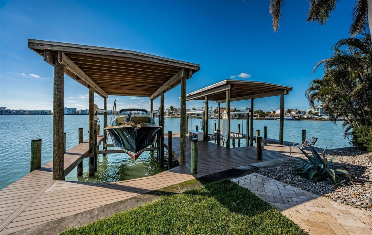 7800 9th Avenue S, Saint Petersburg, FL 33707 Photo