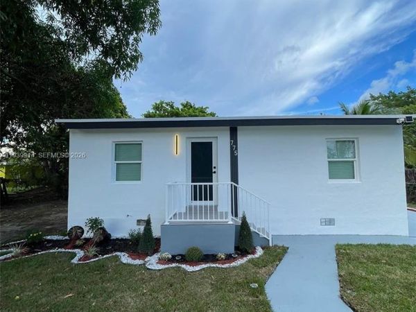 775 NW 142nd St, Miami, FL 33168