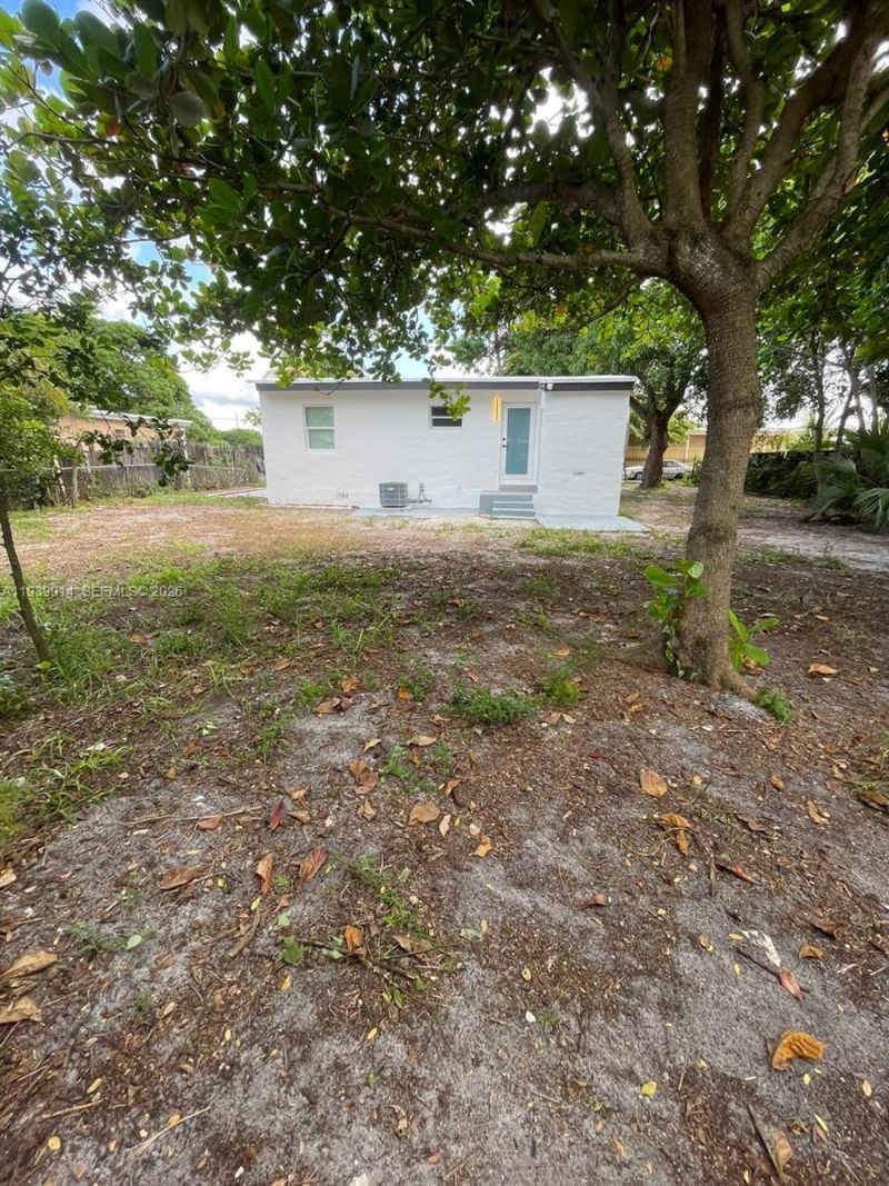 775 NW 142nd St, Miami, FL 33168 Photo
