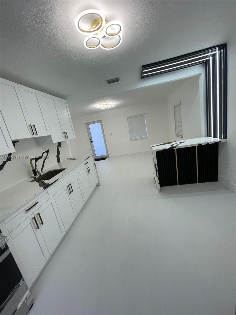 775 NW 142nd St, Miami, FL 33168 Photo