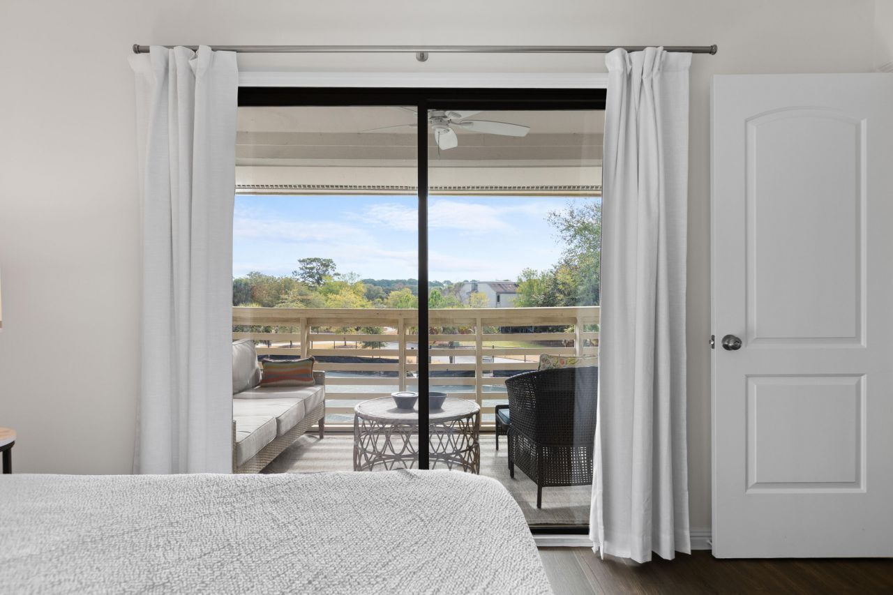 2064 Long Bend Drive Photo 19