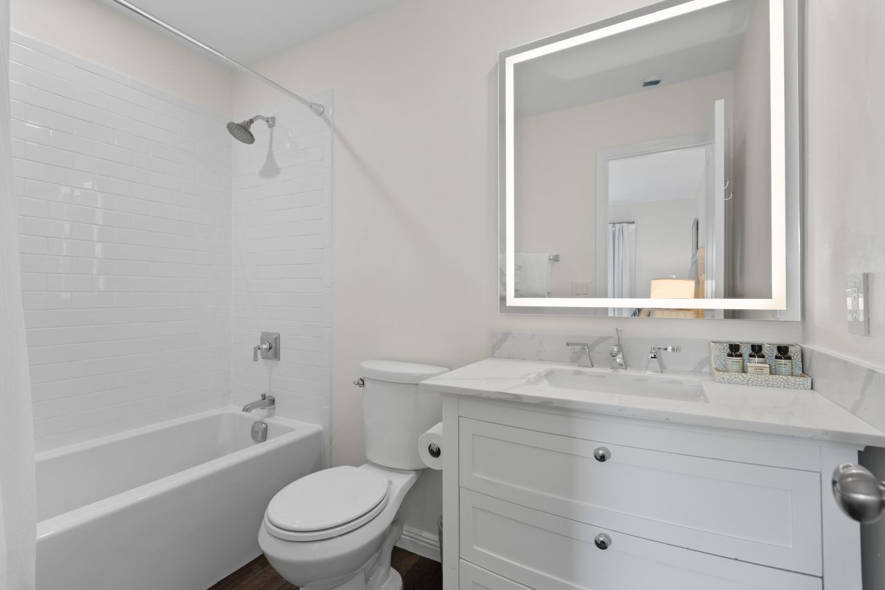 2064 Long Bend Drive Photo 20