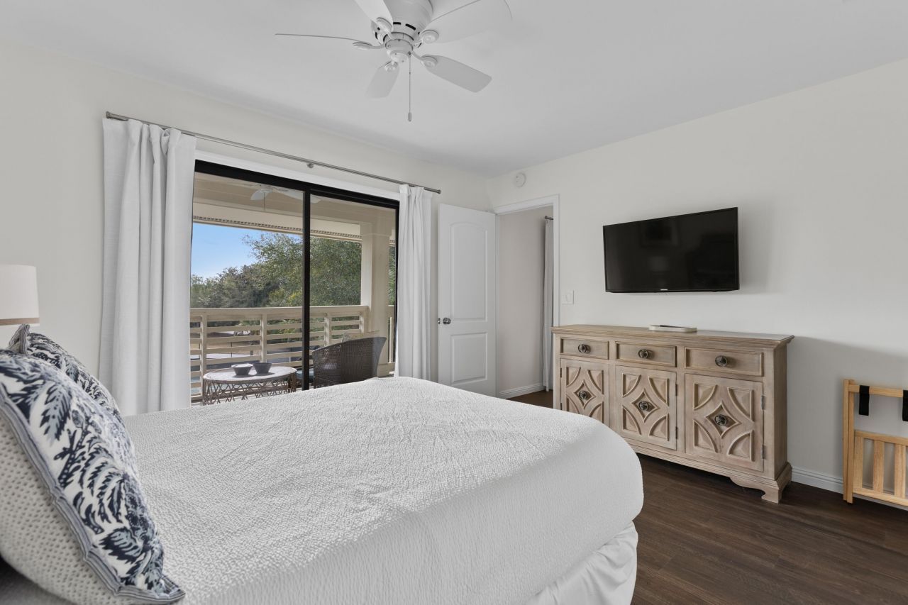 2064 Long Bend Drive Photo 24