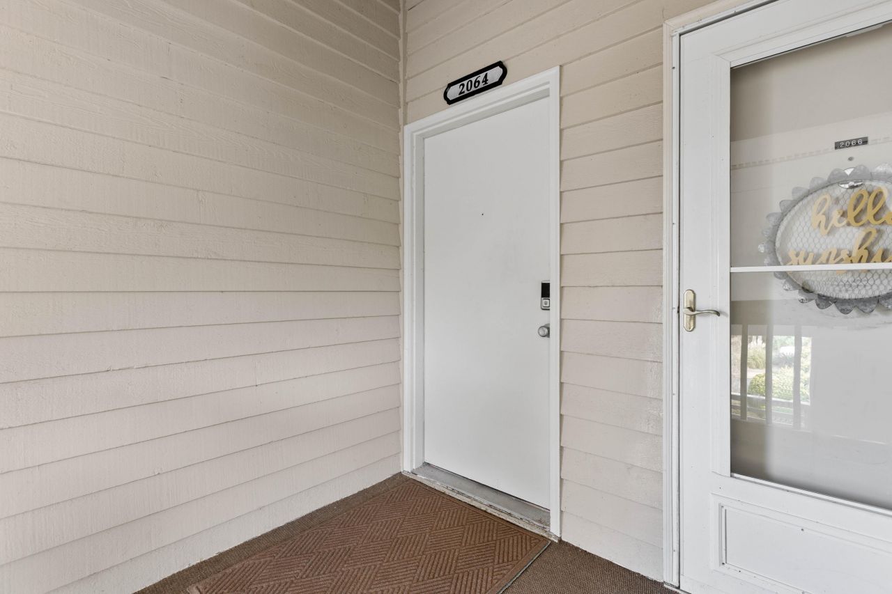 2064 Long Bend Drive Photo 5