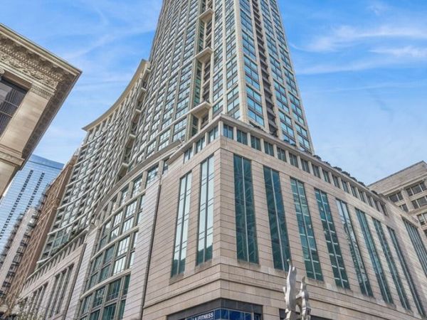 130 N Garland Court, Unit 1406, Chicago, IL 60602