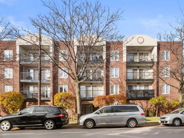 5840 W Lawrence Avenue, Unit 405, Chicago, IL 60630