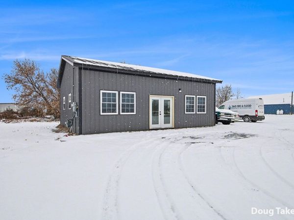 7225 Saddlebag Lake Road, Lake Odessa, MI 48849