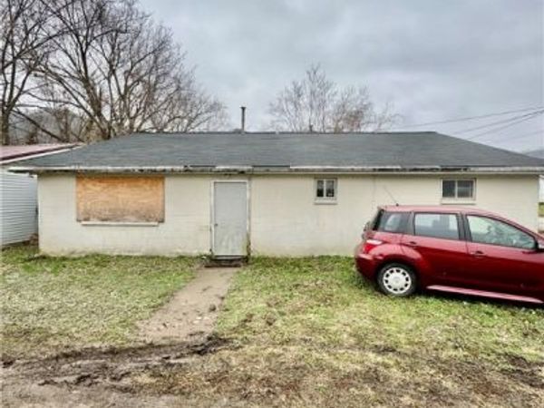 4902 Raven Drive, Charleston, WV 25306