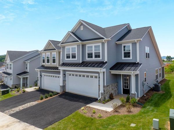 81 SPRINGDALE RD, Waynesboro, VA 22980