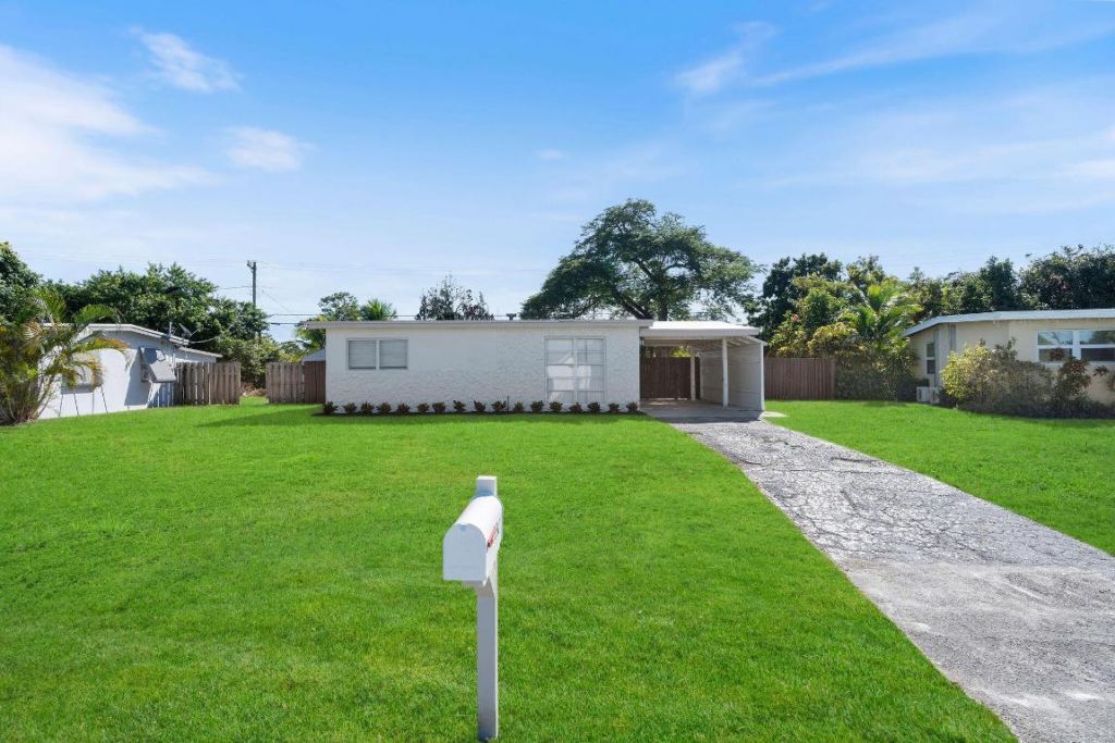 5580 Maypop Road, West Palm Beach, FL 33415 Main Photo