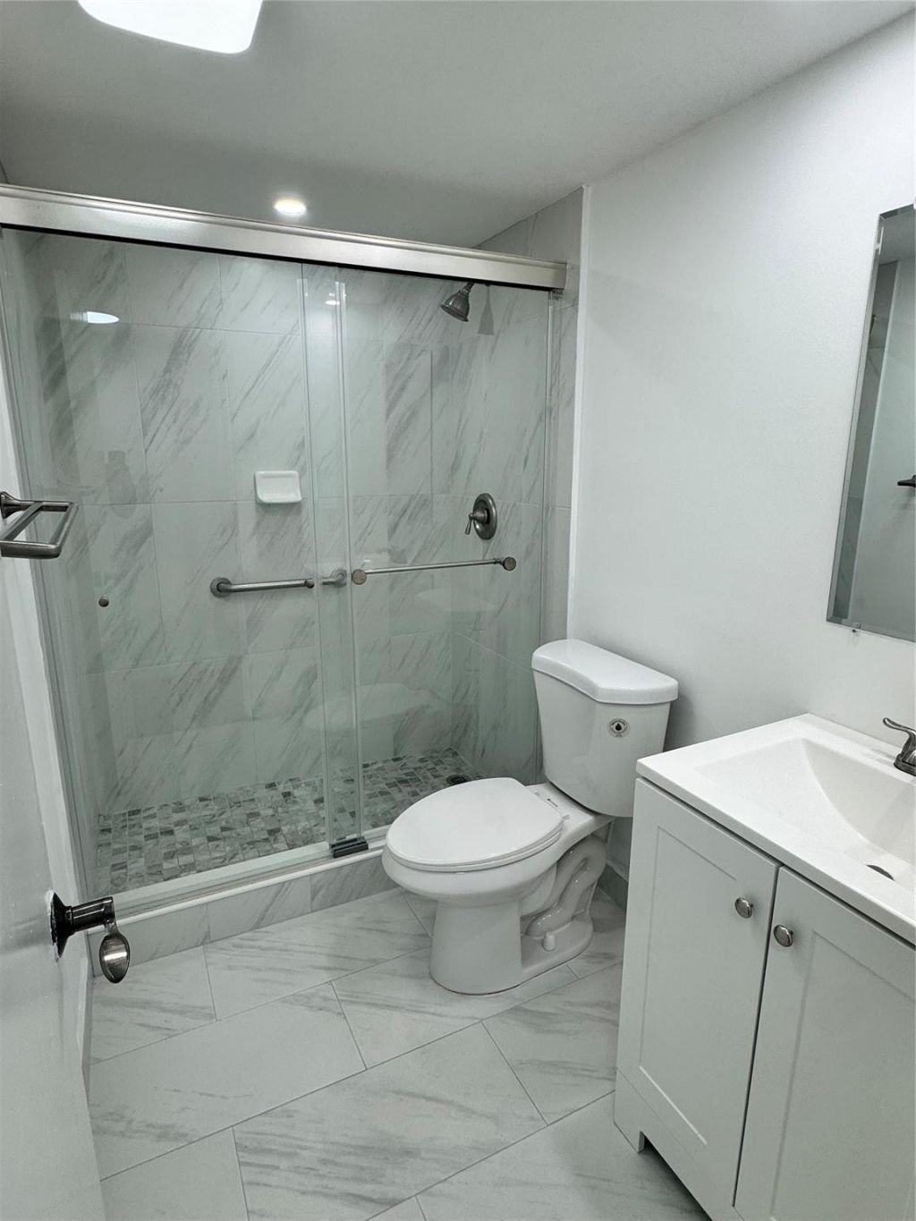 3980 Oaks Clubhouse Drive, Unit 405, Pompano Beach, FL 33069 Photo