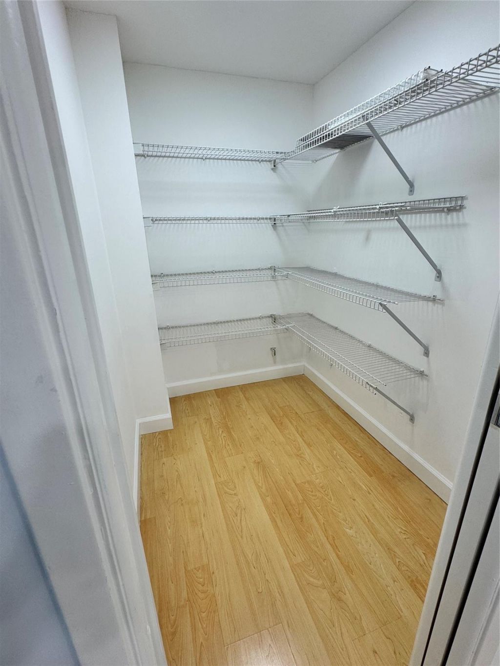 3980 Oaks Clubhouse Drive, Unit 405, Pompano Beach, FL 33069 Photo