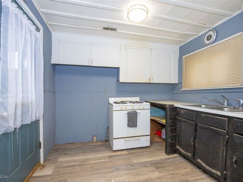 903 Oakwood Boulevard, Painesville, OH 44077 Photo 10