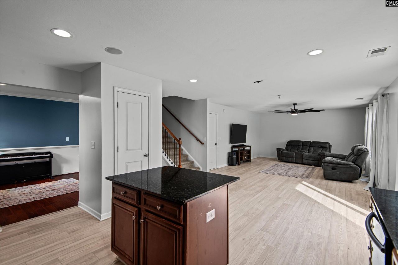 8 Genesis Lane Photo 11