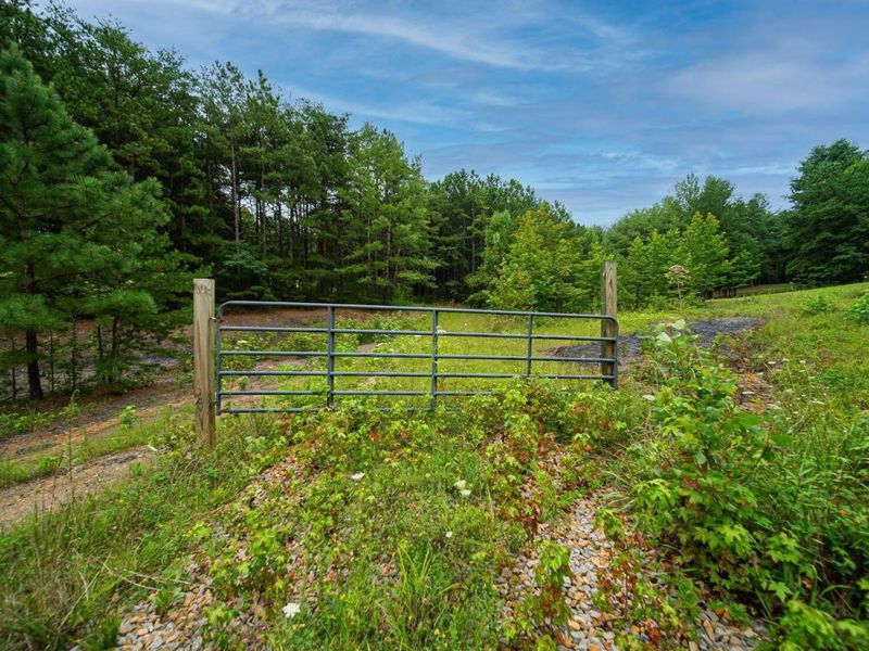 9758 Wesley Chapel Road, Mount Perry, OH 43760 Photo 4