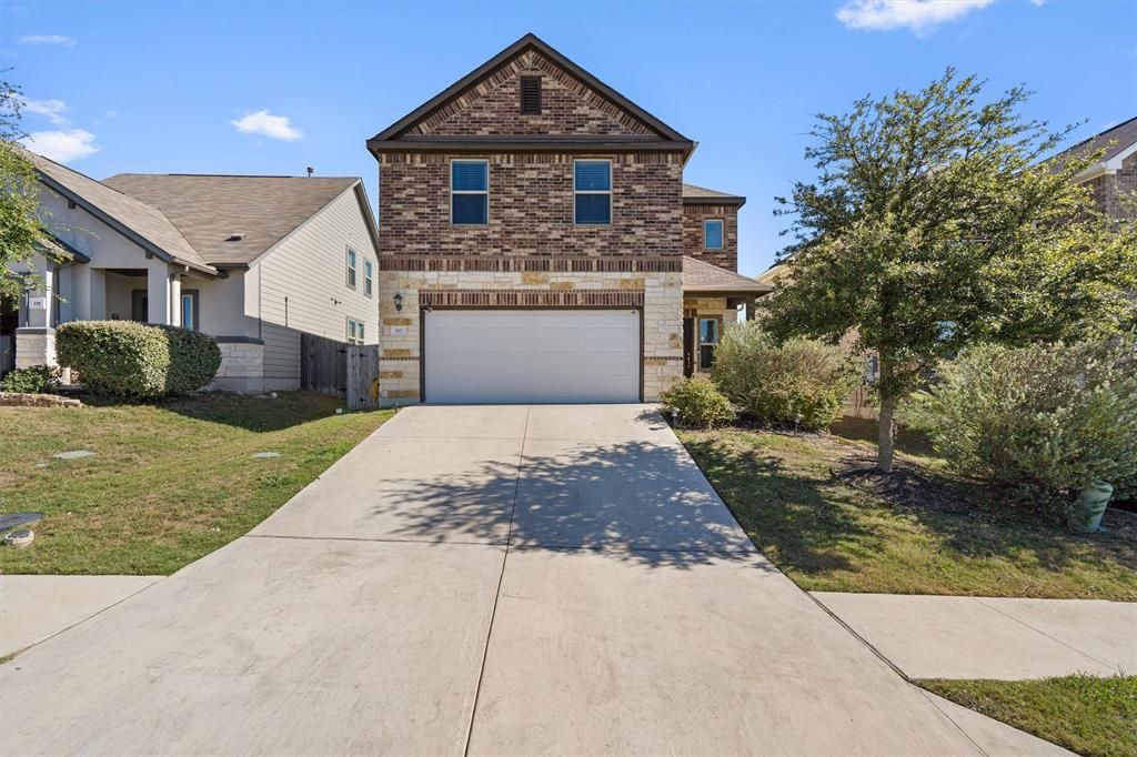 197 Eves Necklace, Buda, TX 78610 Main Photo