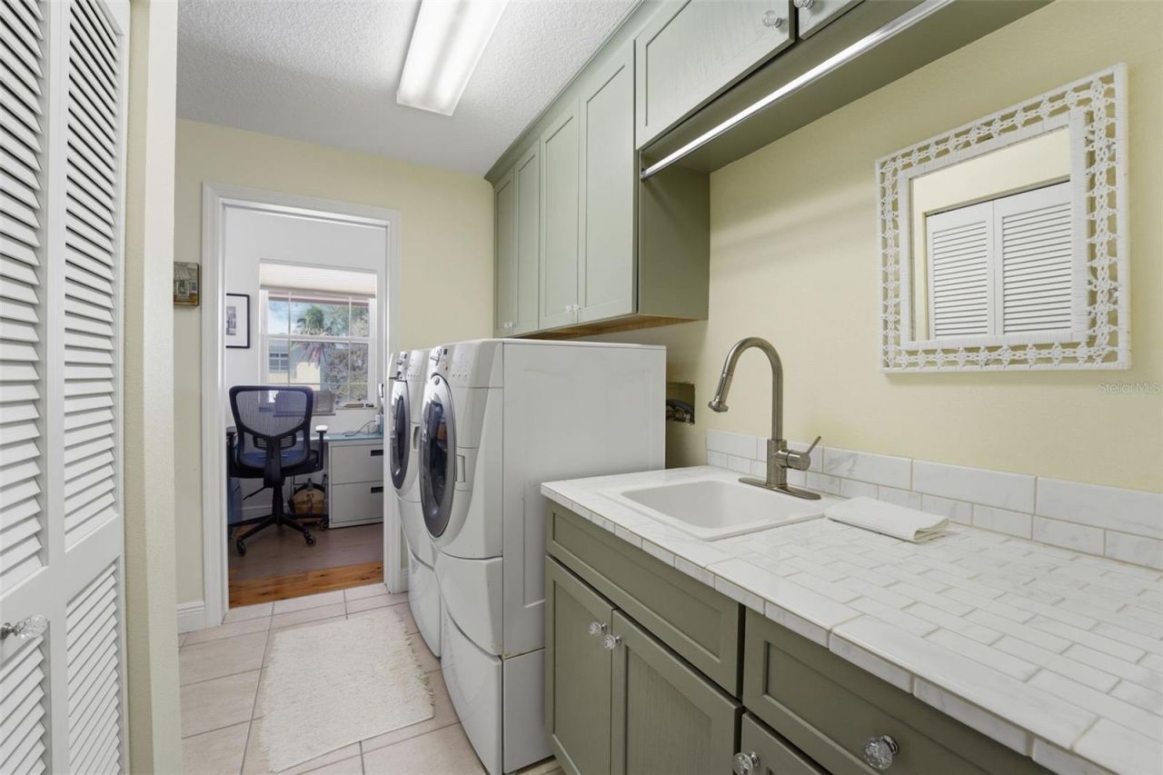 12923 Yacht Club Place, Cortez, FL 34215 Photo