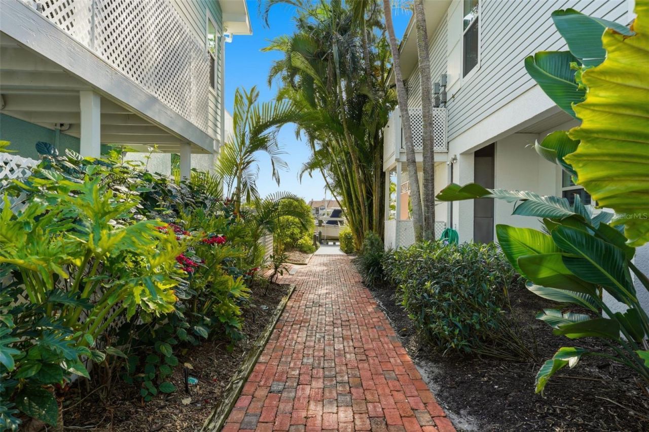 12923 Yacht Club Place, Cortez, FL 34215 Photo