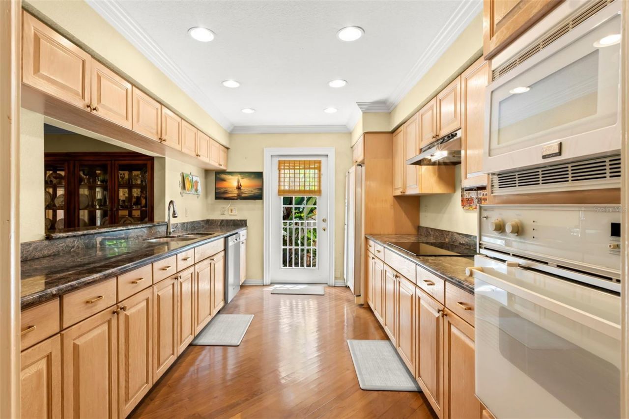 1417 Beach Drive Ne, Saint Petersburg, FL 33704 Photo