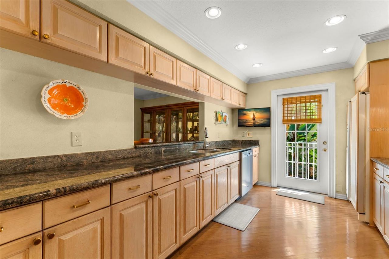 1417 Beach Drive Ne, Saint Petersburg, FL 33704 Photo