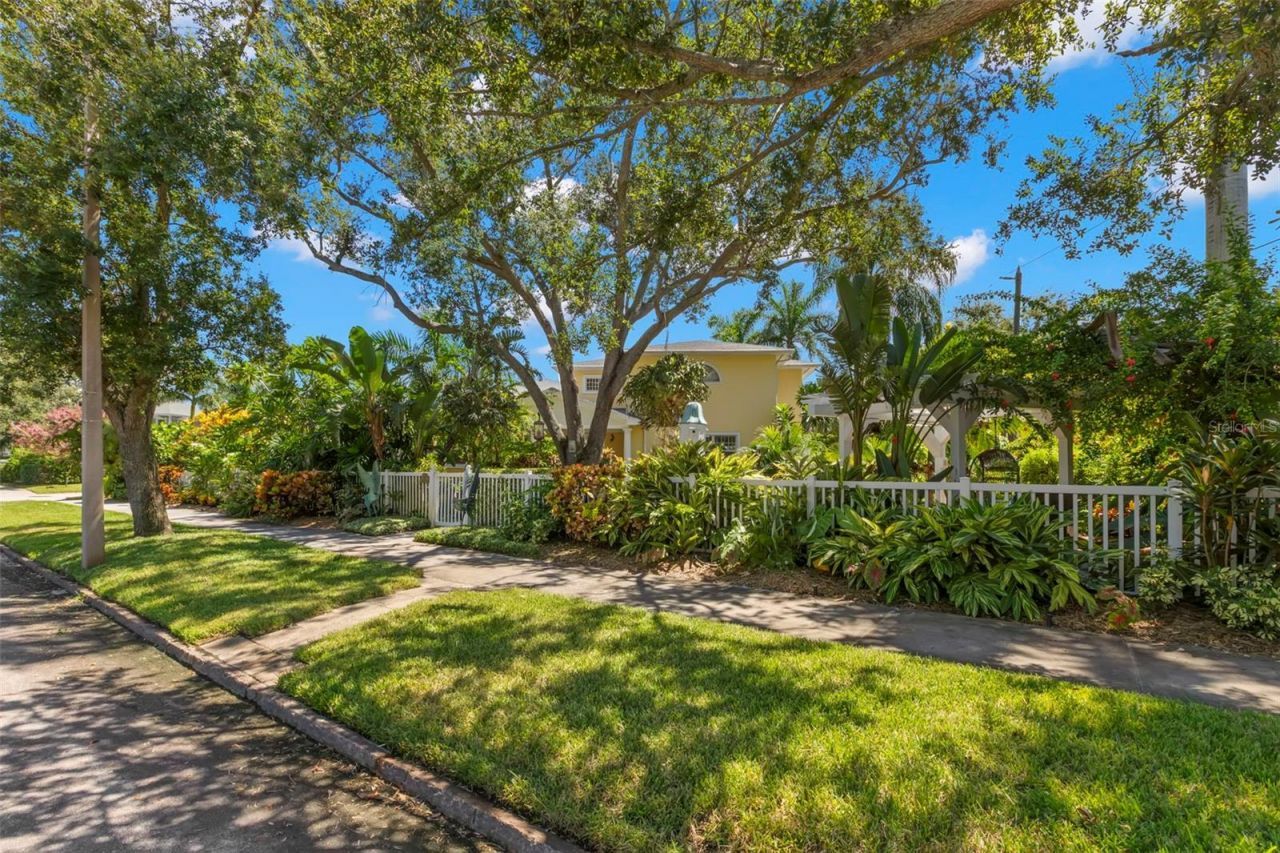 1417 Beach Drive Ne, Saint Petersburg, FL 33704 Photo