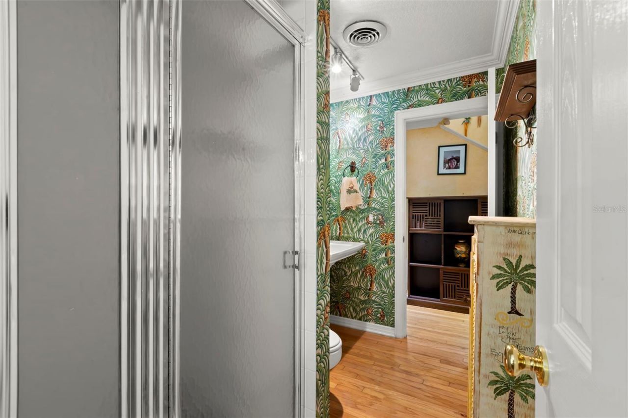 1417 Beach Drive Ne, Saint Petersburg, FL 33704 Photo