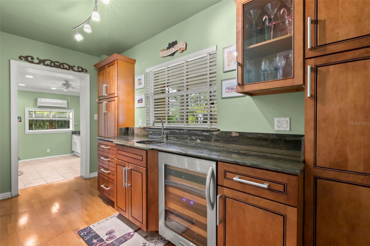 1417 Beach Drive Ne, Saint Petersburg, FL 33704 Photo